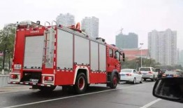 唐山消防车爆料视频,英勇救援瞬间