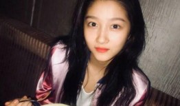 网红阿朱吃瓜图片,揭秘娱乐圈最新瓜料